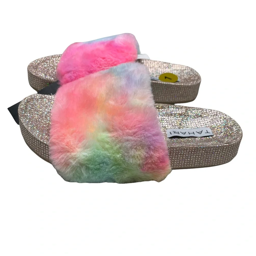 Tahari cuerie multi color slipper size 1